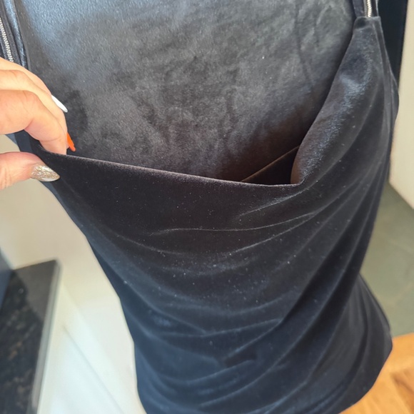 WHITE HOUSE BLACK MARKET NWT BLACK VELVET WOMEN'S SIZE SMALL TOP BRAND NEW! - Picture 5 of 6